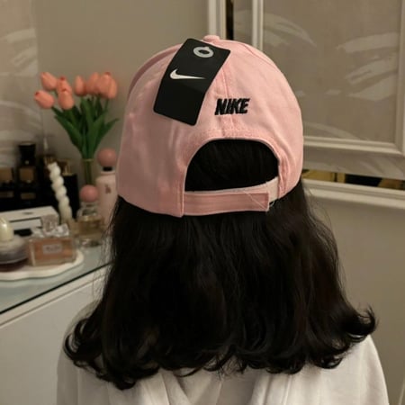 كاب نايك باللون الوردي