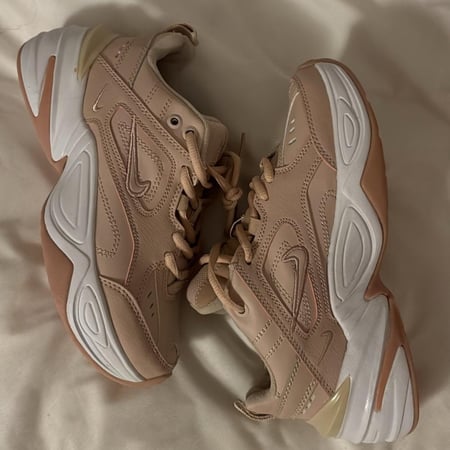 حذاء رياضي نايك لون بيبي بينك