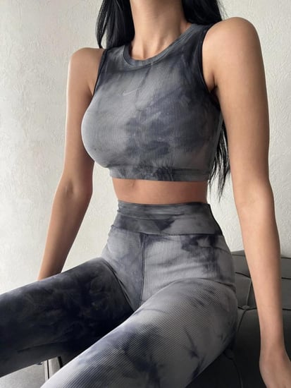 طقم رياضي نايك لون رمادي