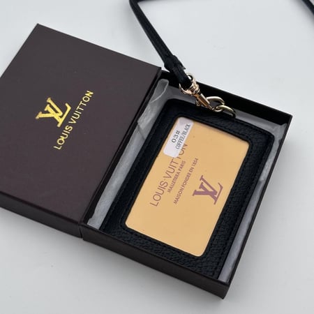 حامل بطاقات عمل لويس فيتون اسود وبني