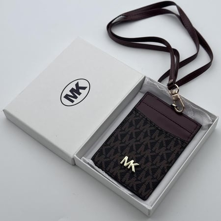 حامل بطاقات عمل مايكل كورس MK بني