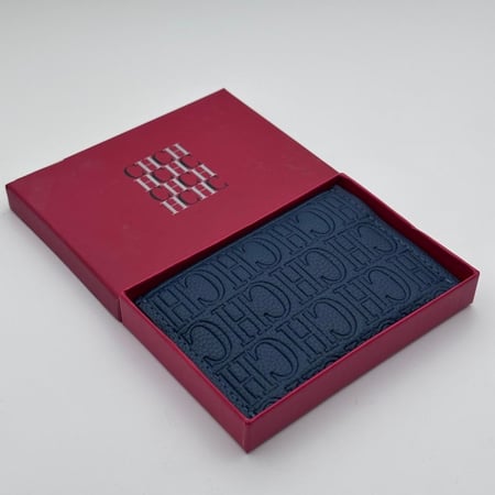 محفظة كارولينا هيريرا CH كحلي سادة