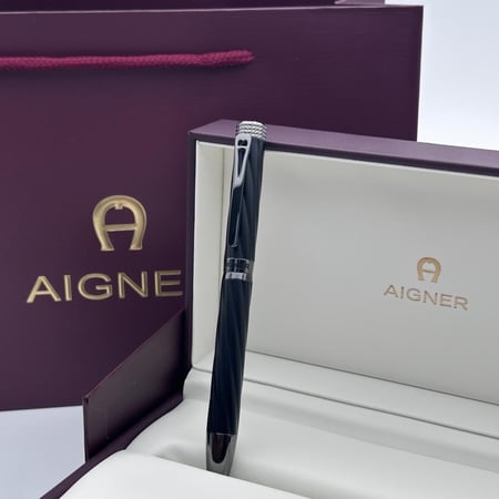 قلم اقنر اسود مطفي