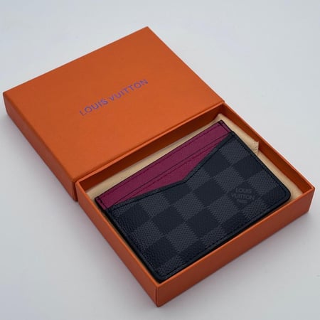 محفظة لويس فيتون اسود وعودي مربعات