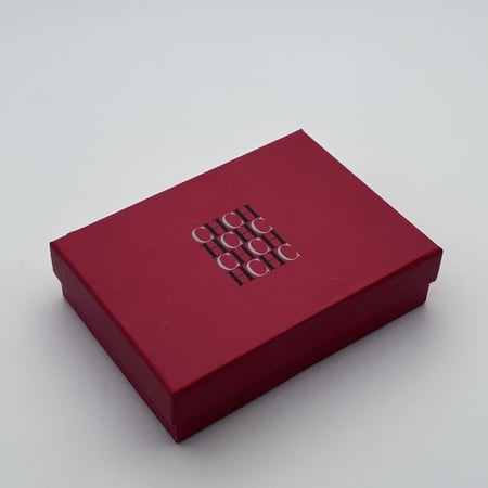 محفظة كارولينا هيريرا CH اسود سادة