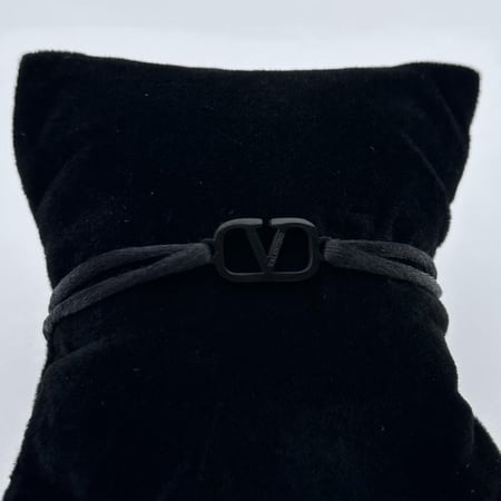 سوارة فالنتينو اسود