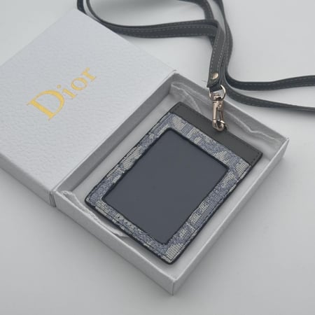 حامل بطاقات عمل ديور رمادي