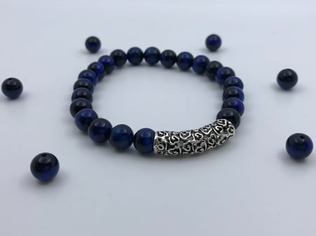 سوارة الاحجار الداكنة