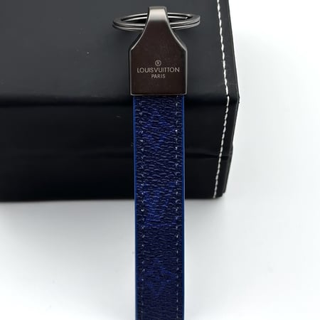 محفظة وميدالية لويس فيتون كحلي 3