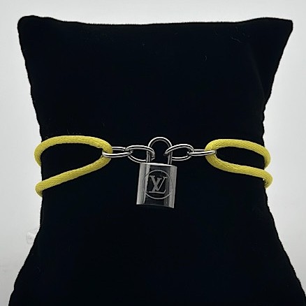 سوارة لويس فيتون قفل اصفر