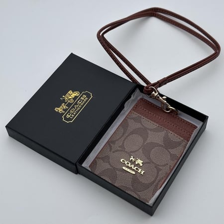 حامل بطاقات عمل كوتش بني