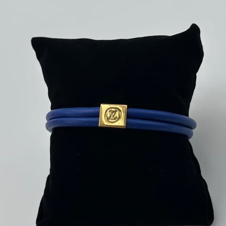 سوارة لويس فيتون جلد ازرق