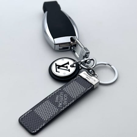 محفظة وميدالية لويس فيتون رمادي