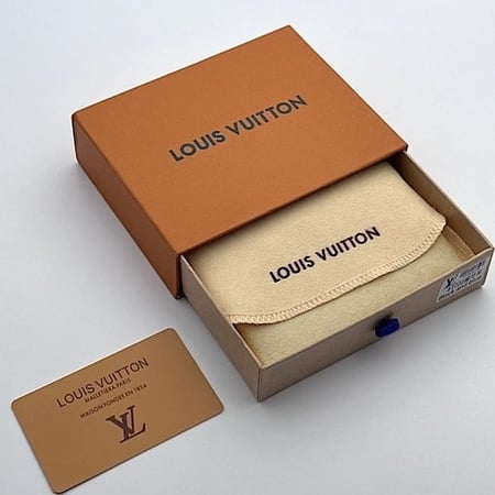 محفظة وميدالية لويس فيتون كحلي 3