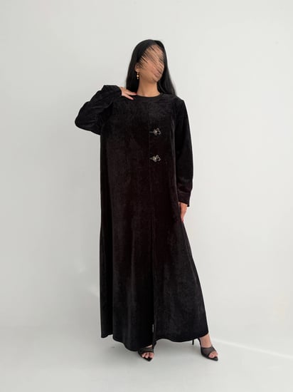 اللؤلؤة | بقماش رويال اسود مع ازرارين امامية نص كلوش