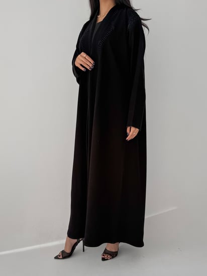 الثبات | بقماش كريب اندونيسي اسود مع شك دردوزي على الاكتاف