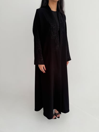 عباية صيفية كريب إندونيسي بتطريز على الياقة والأكمام