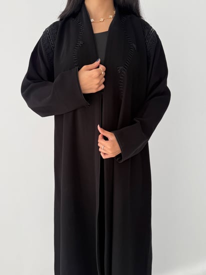 الثبات | بقماش كريب اندونيسي اسود مع شك دردوزي على الاكتاف