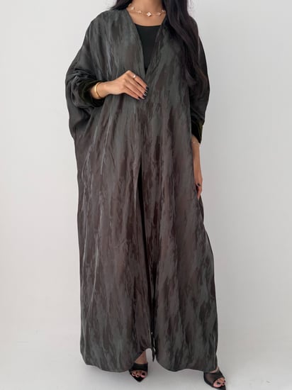 الشموخ | بقماش حرير ياباني زيتي مشجر قصة الفراشة