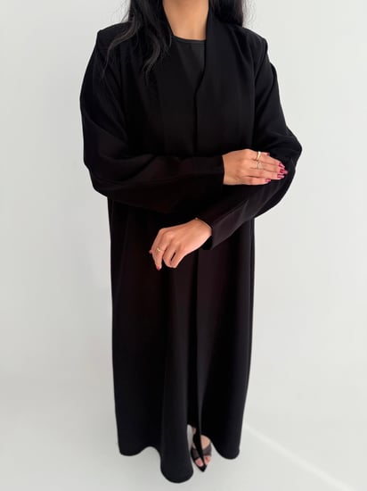 عباية صيفية كريب إندونيسي بقصّة جاكت مع كتفات