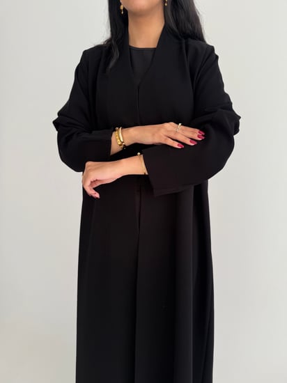 عباية صيفية كريب إندونيسي بقصّة جاكت مع كتفات