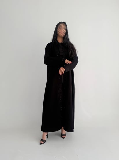 عباية صيفية كريب إندونيسي مع تطريز ولمسات لولو