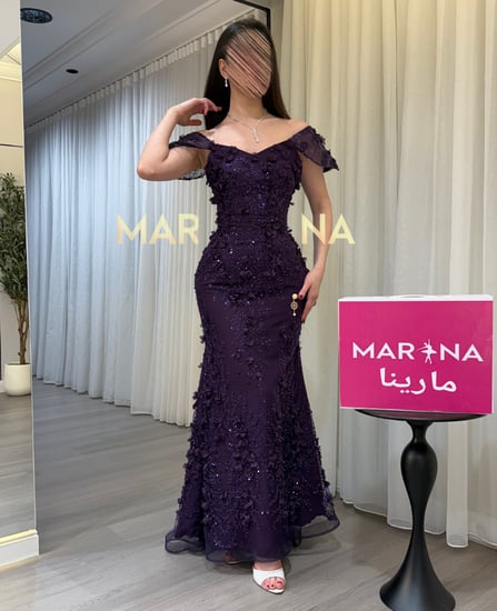 فستان ميرنا ليلكي (فستان ليلكي كلفه مزينه بالورود)