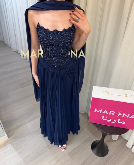 فستان عهد (فستان كحلي صدريه لول وكرستال وجورجيت بوليسيه وشال جورجيت)