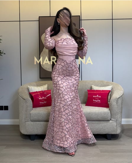 فستان شموع الوردي (فستان وردي شك سهره صدريه كورسيه باربي اكمام منفصله شال باربي)