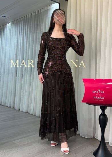 فستان جلوا (فستان موكا صدريه شك ترتر مع لولو وجورجيت )