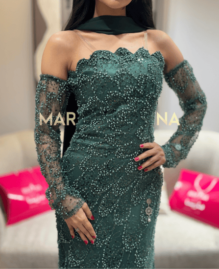 فستان اميار (فستان زيتي كلفه شك سهره اكمام منفصله وشال جورجيت)