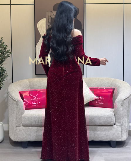 فستان ريماس (فستان عودي مخمل جوخ كوري مزين باالفصوص)