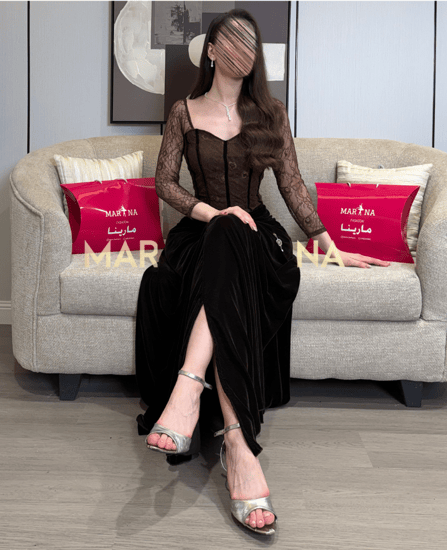 فستان فريندا (فستان موكا مخمل كوري صدريه دانتيل فرنسي)