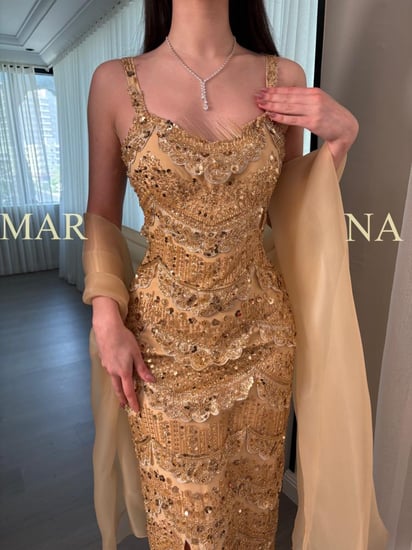 فستان وجدان (فستان ذهبي شك سهره وشال جزار )