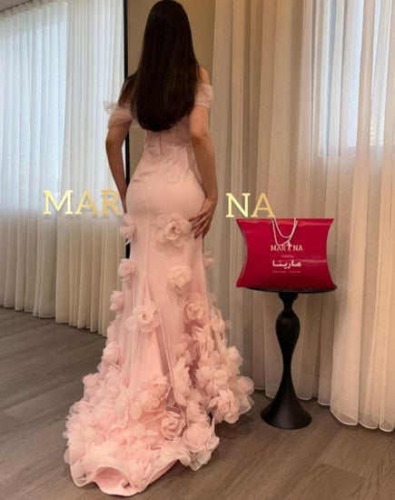 فستان فريحه( فستان بنكي باربي وتل تيواني ورود قص ليزر  )