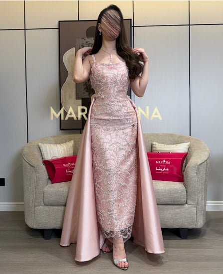 فستان هيف (فستان لحمي كلفه شك سهره وذيل ميكادو)