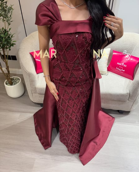 فستان روزي (فستان برغندي كلفه شك وميكادو ذيل وفنيكه)