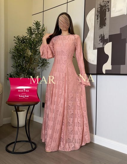 فستان طيف (فستان لحمي دانتيل اكمام كلوش)