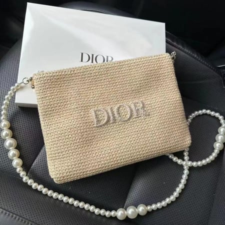 باوتش ديور الاصلي مع ستراب - Dior