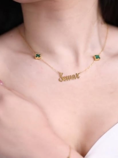 سلسال بالاسم مع فصوص البرسيم الأكثر فخامة