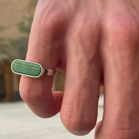 خواتم رجاليه مستطيل لون أخضر