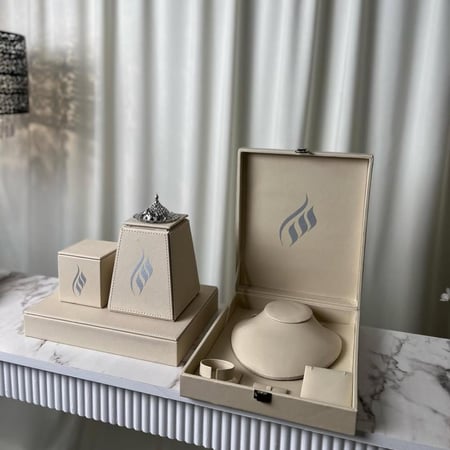 طقم ملكي بالاسم