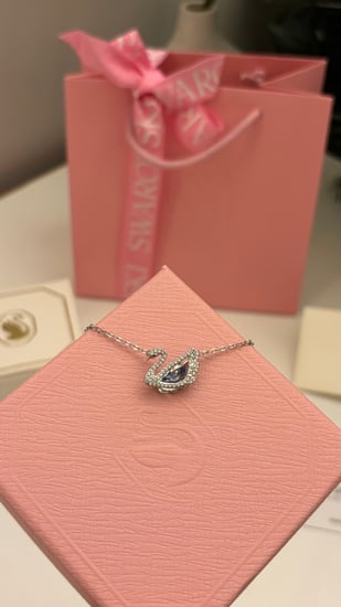 سلسال سوارفسكي البجعة راقص