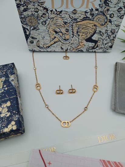 طقم ديور ذهبي