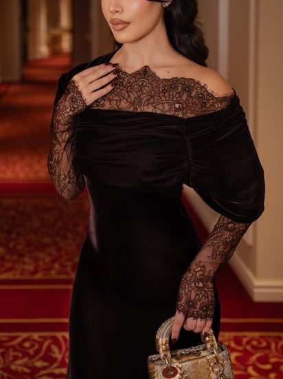 فستان مخمل كوري & دانتيل