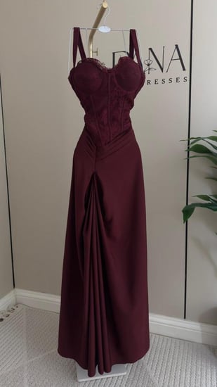 فستان ناعم بصدريه دانتيل