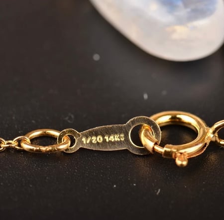 سلسال مون ذهب | حجر القمر الطبيعي