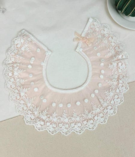 مريلة دانتيل أنيقة