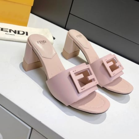 احذية نسائية ماركات عالمية