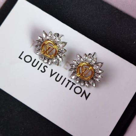 حلق لويس فيتون ماستر مع الملحقات